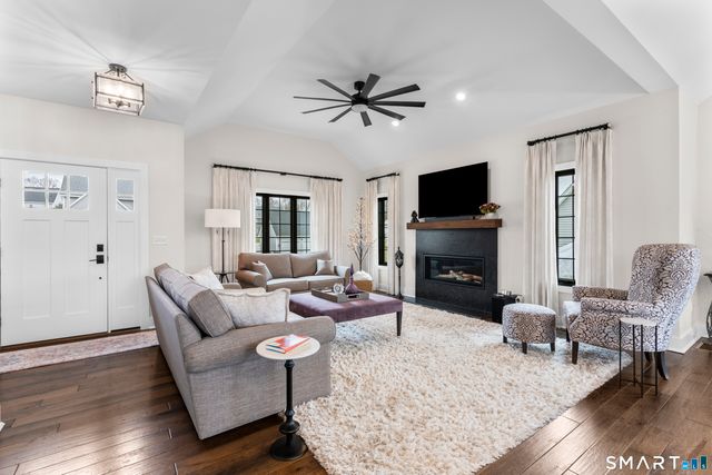 33 Wiegert Way, Bristol, CT 06010