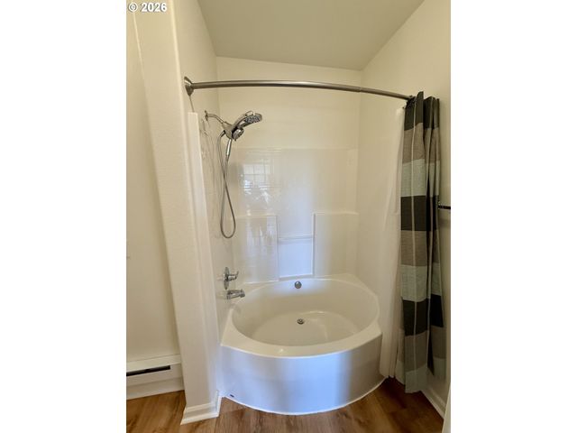 595 Nw LOST SPRINGS Ter 402, Portland, OR 97229