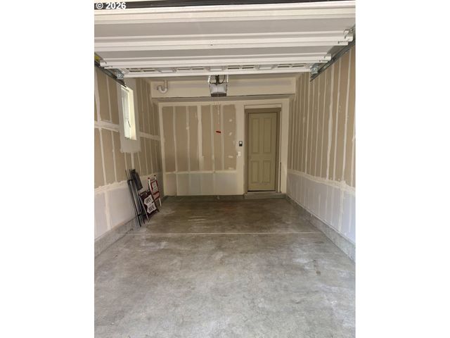 595 Nw LOST SPRINGS Ter 402, Portland, OR 97229