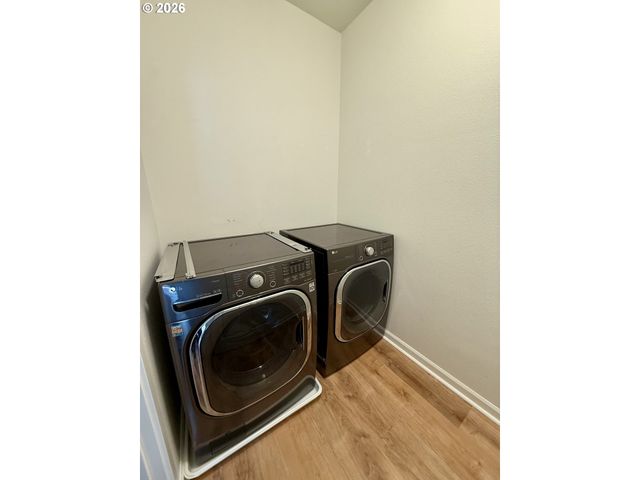 595 Nw LOST SPRINGS Ter 402, Portland, OR 97229