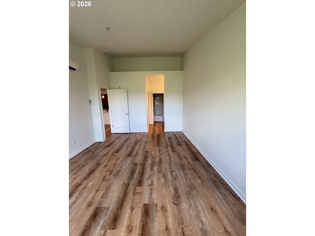 595 Nw LOST SPRINGS Ter 402, Portland, OR 97229