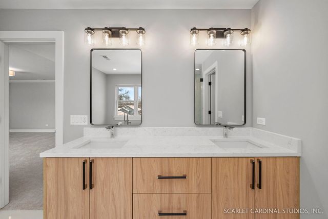 100 E Adams Avenue, Villa Park, IL 60181