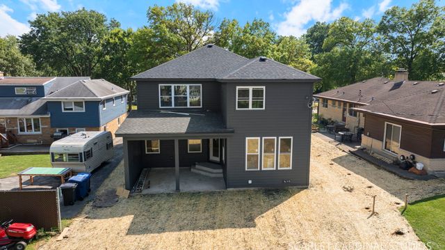 100 E Adams Avenue, Villa Park, IL 60181