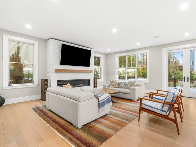 5 Skyview Rd, Lexington, MA 02420