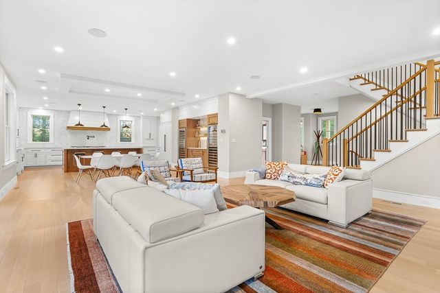 5 Skyview Rd, Lexington, MA 02420