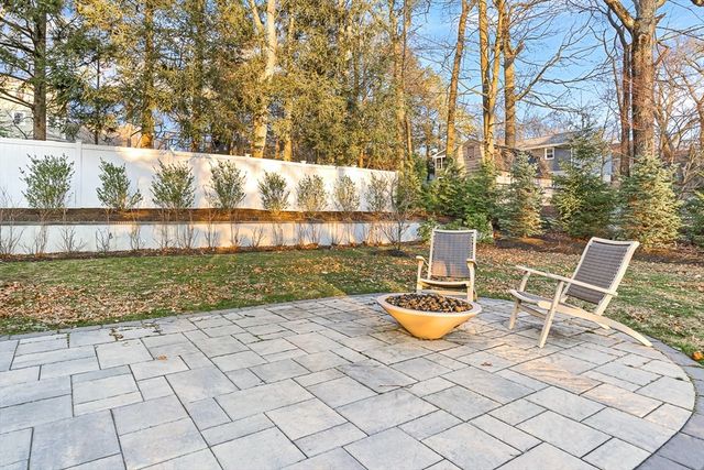 5 Skyview Rd, Lexington, MA 02420