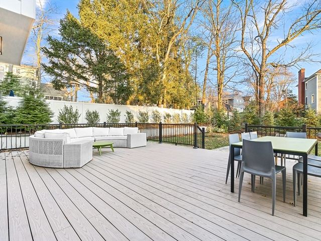5 Skyview Rd, Lexington, MA 02420