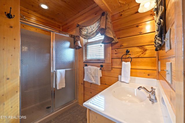 2835 White Oak Ridge Lane, Sevierville, TN 37862