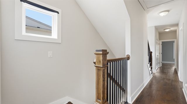 1263 N Avondale Cir, Nashville, TN 37207