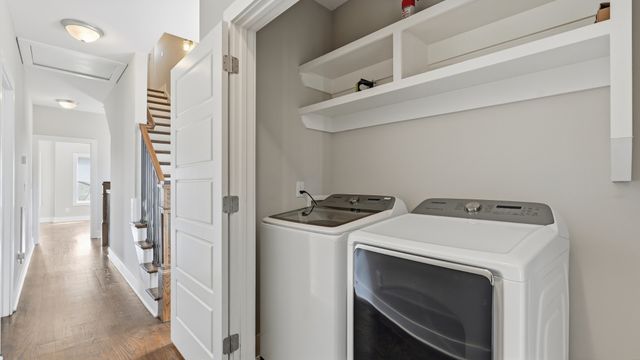 1263 N Avondale Cir, Nashville, TN 37207