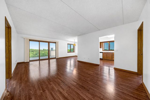 5555 N Cumberland Avenue 711, Chicago, IL 60656