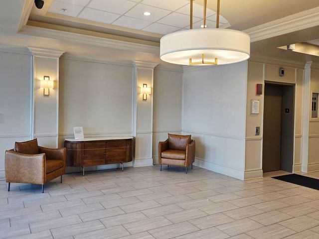 5555 N Cumberland Avenue 711, Chicago, IL 60656