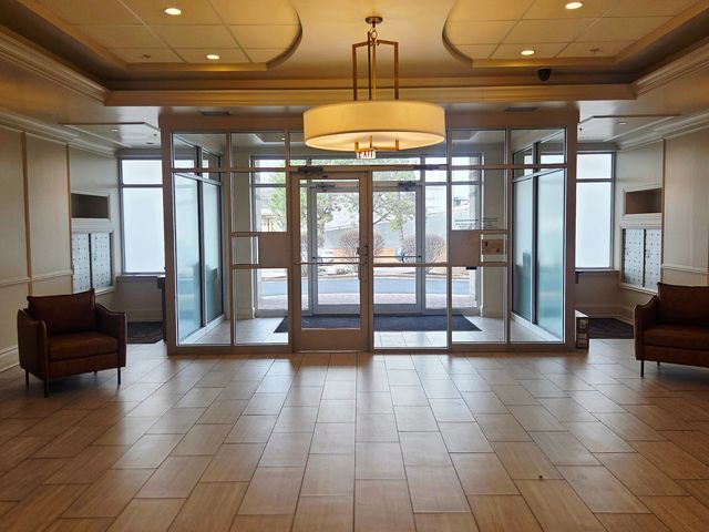 5555 N Cumberland Avenue 711, Chicago, IL 60656