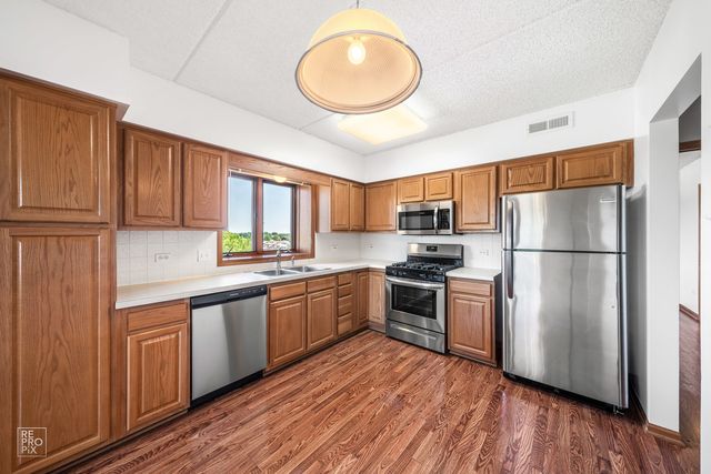 5555 N Cumberland Avenue 711, Chicago, IL 60656