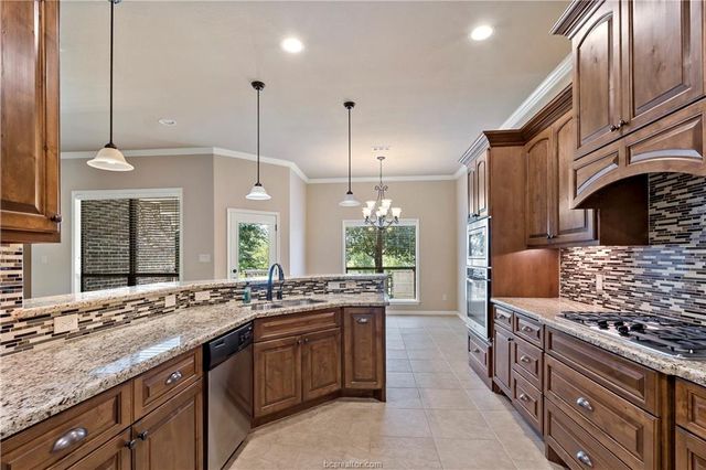 2509 Kimbolton Drive, College Station, TX 77845