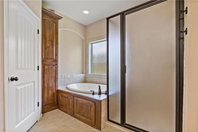 2509 Kimbolton Drive, College Station, TX 77845