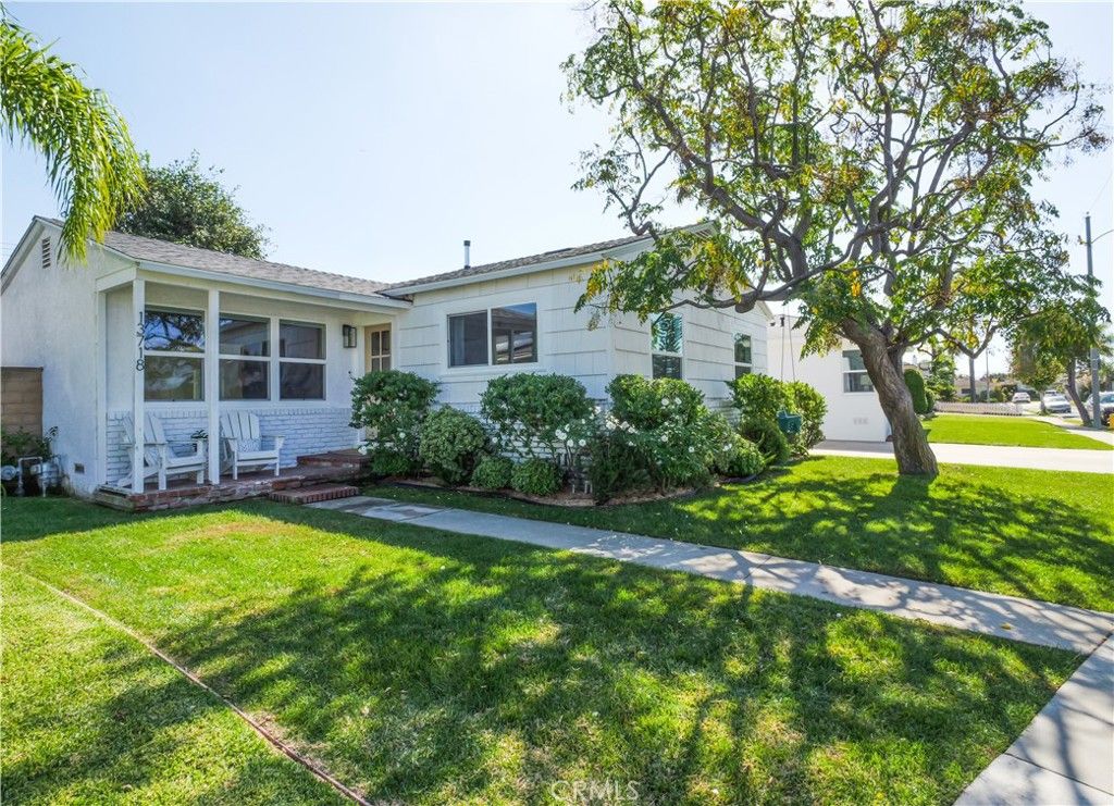 13718 Grider, Hawthorne, CA 90250 — exterior