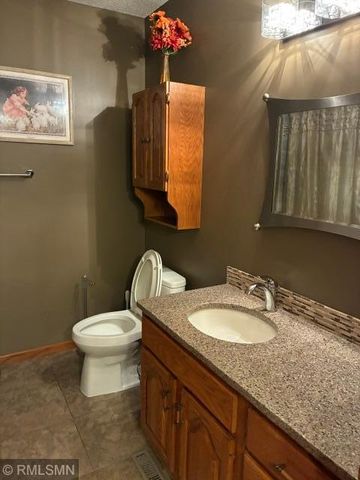 900 Ferndale Street S, Maplewood, MN 55119