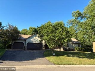 900 Ferndale Street S, Maplewood, MN 55119