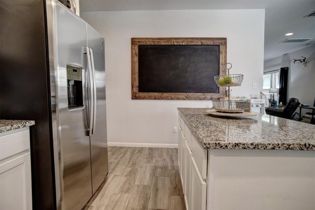 205 Driftwood LN, Bastrop, TX 78602