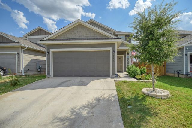 205 Driftwood LN, Bastrop, TX 78602