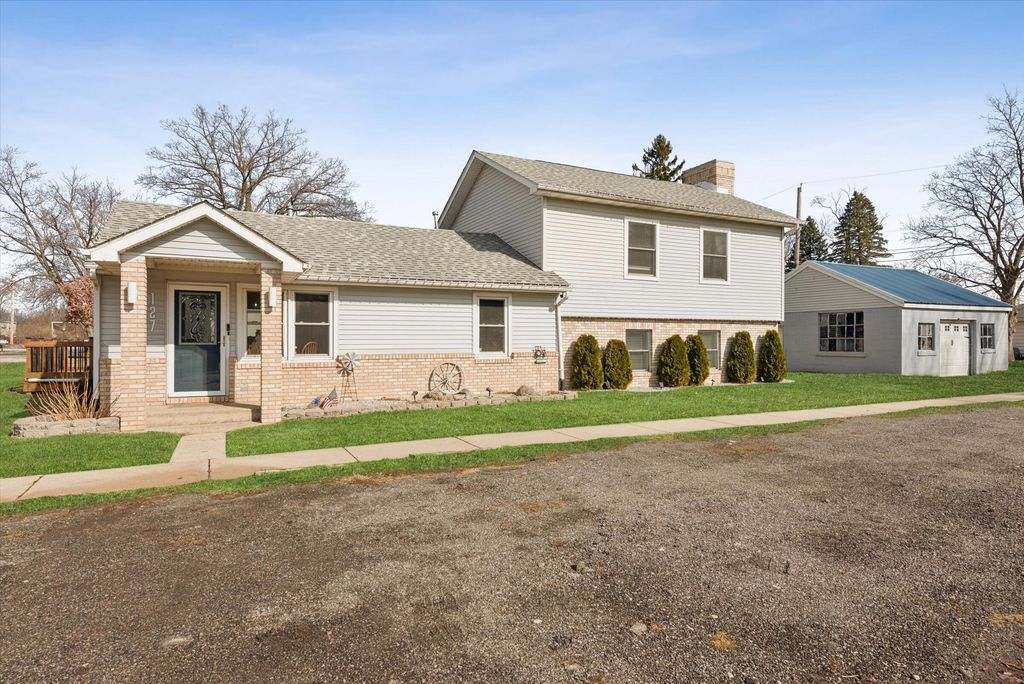 127 S 14th Street, Chesterton, IN 46304