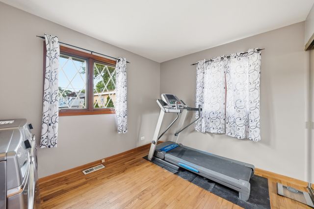 7036 Oxford Street, Bridgeview, IL 60455