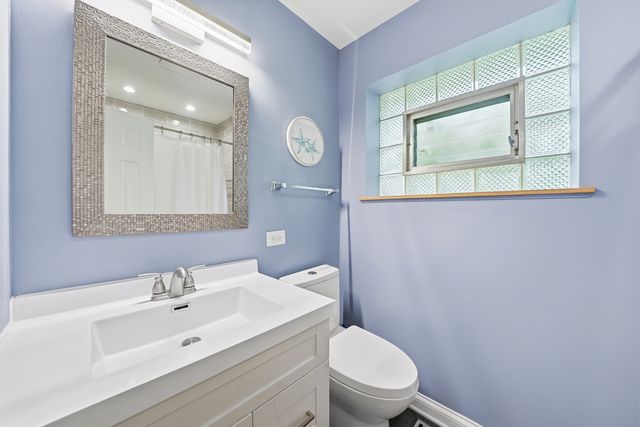 7036 Oxford Street, Bridgeview, IL 60455