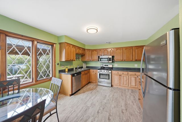 7036 Oxford Street, Bridgeview, IL 60455