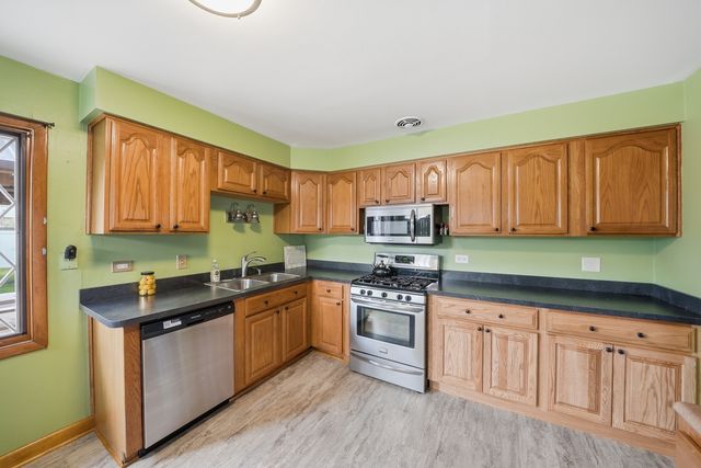 7036 Oxford Street, Bridgeview, IL 60455