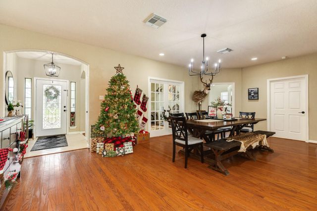 1132 Mill Road, Angleton, TX 77515