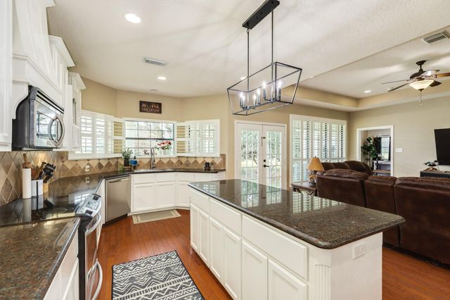 1132 Mill Road, Angleton, TX 77515