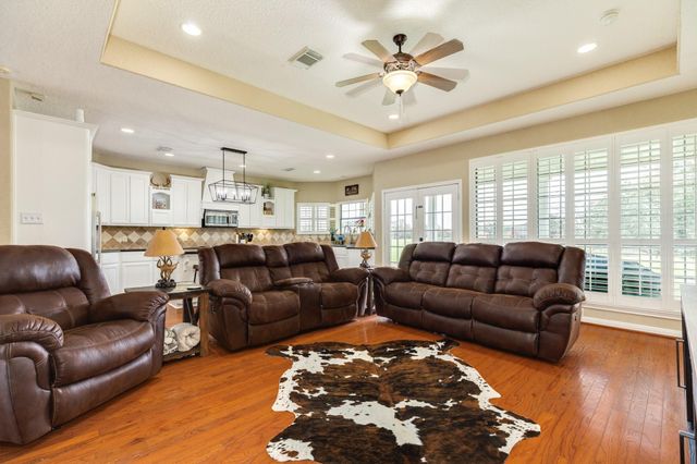 1132 Mill Road, Angleton, TX 77515