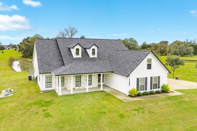 1132 Mill Road, Angleton, TX 77515