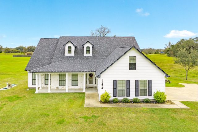 1132 Mill Road, Angleton, TX 77515