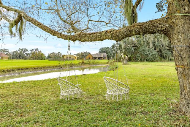 1132 Mill Road, Angleton, TX 77515