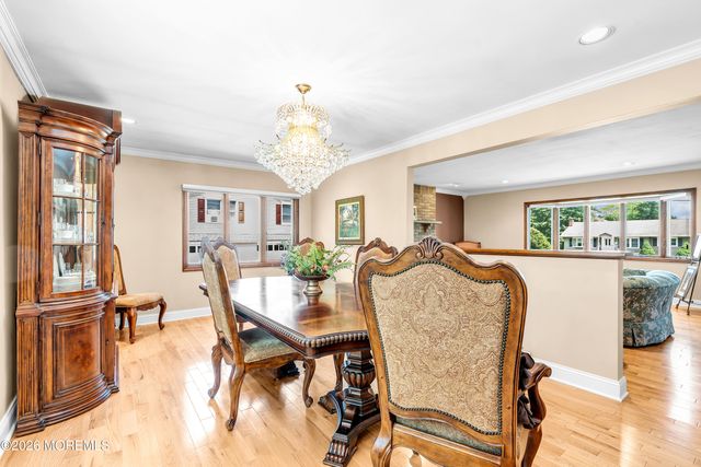 8 Cove Lane Road, Whippany, NJ 07981