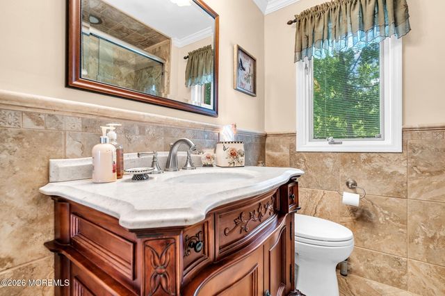 8 Cove Lane Road, Whippany, NJ 07981