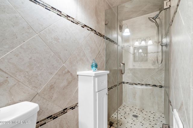 8 Cove Lane Road, Whippany, NJ 07981