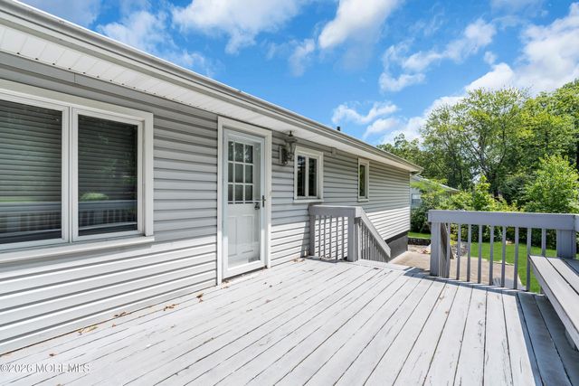 8 Cove Lane Road, Whippany, NJ 07981