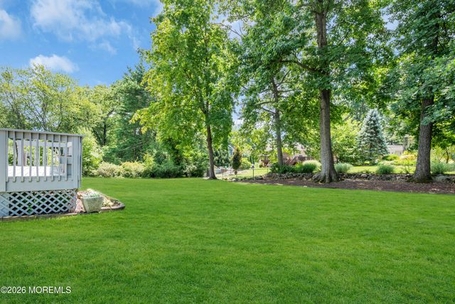 8 Cove Lane Road, Whippany, NJ 07981