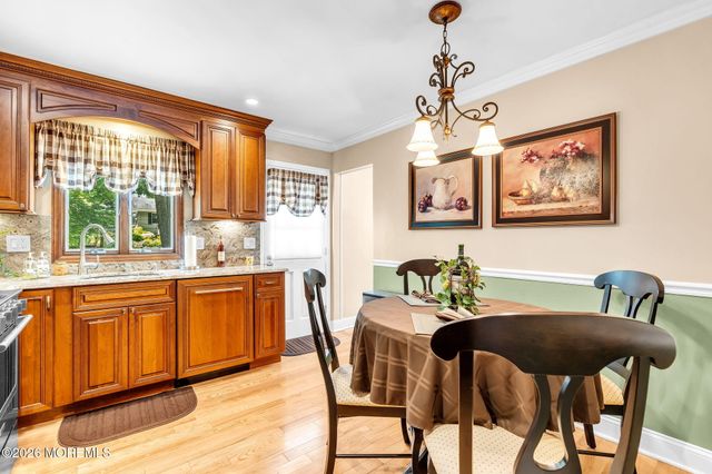 8 Cove Lane Road, Whippany, NJ 07981