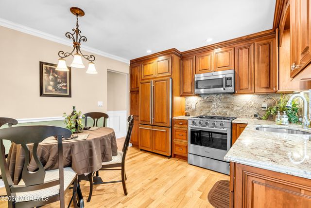8 Cove Lane Road, Whippany, NJ 07981