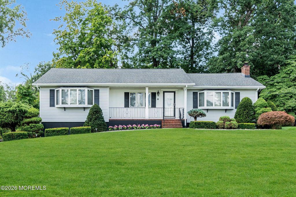 8 Cove Lane Road, Whippany, NJ 07981