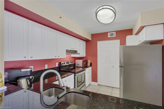 8285 Ibis Club DR # 809, Naples, FL 34104