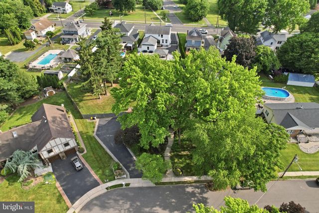63 FLORISTER DR, Hamilton, NJ 08690
