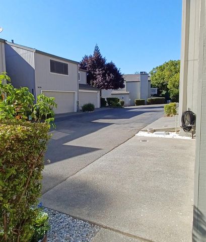 5632 Albert Ln, Citrus Heights, CA 95610