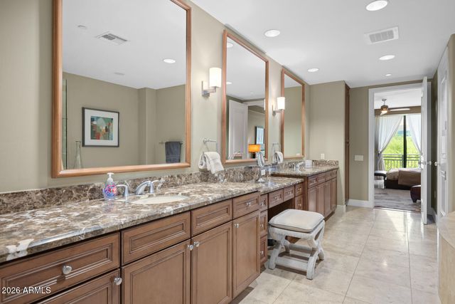 2211 E Camelback Road Unit 207, Phoenix, AZ 85016