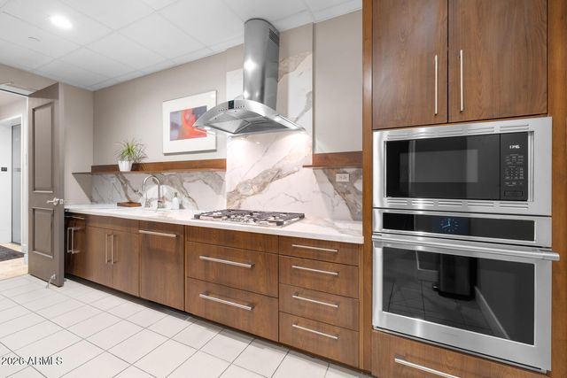 2211 E Camelback Road Unit 207, Phoenix, AZ 85016