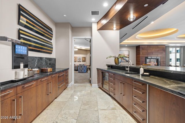 2211 E Camelback Road Unit 207, Phoenix, AZ 85016